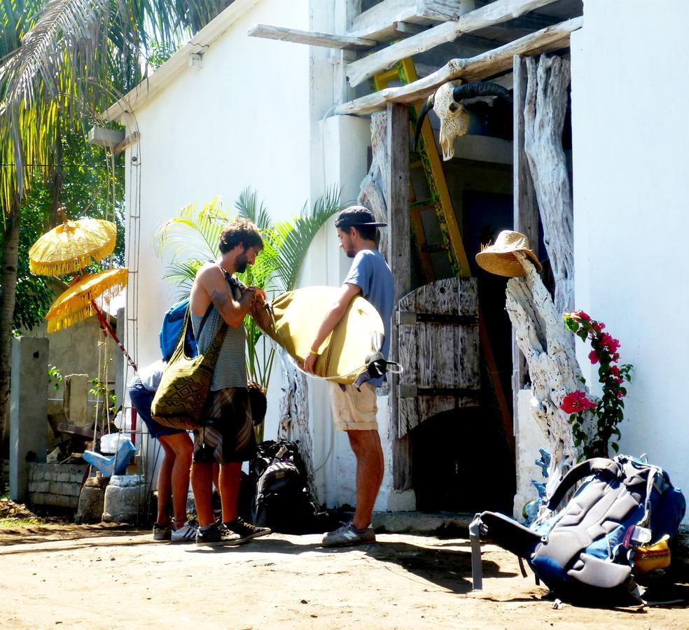 ギリ・トラワンガン Gipsy Backpackersホステル エクステリア 写真